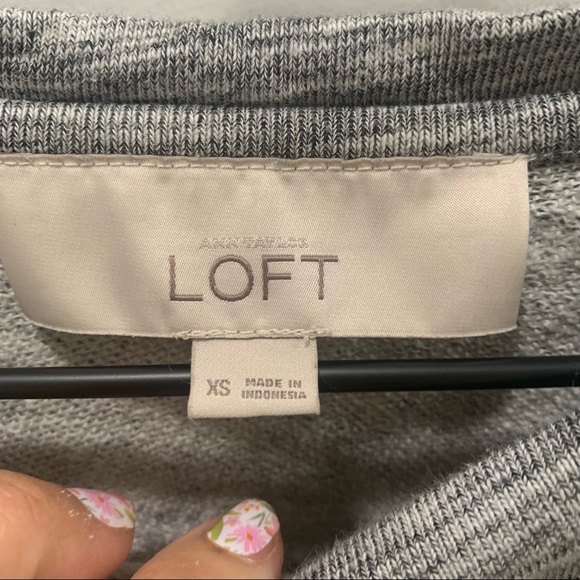 Ann Taylor LOFT Jeweled Neckline Embellished Short Sleeve Top - Picture 4 of 6